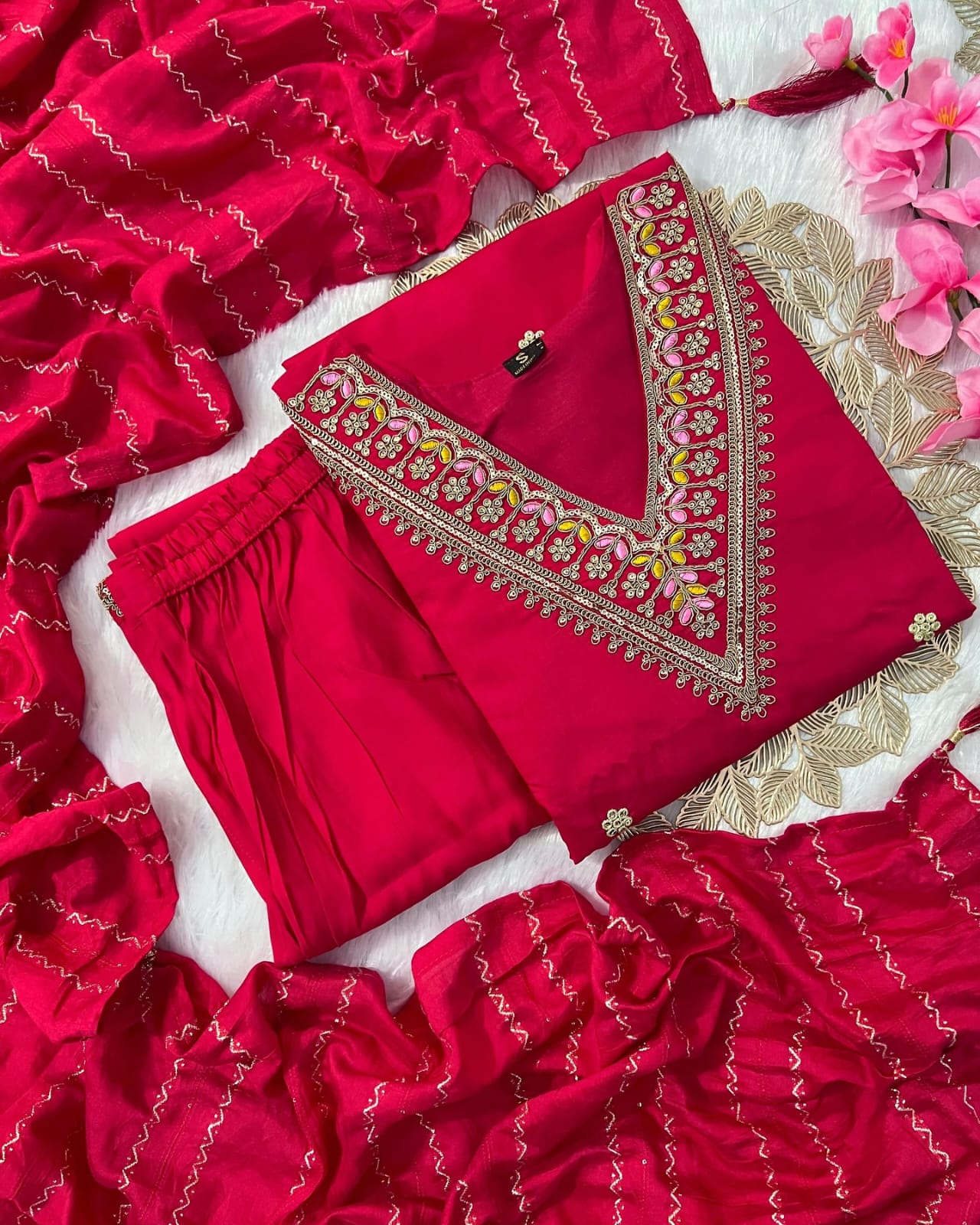 Red chudidhar/ salwar - Eshana Collections