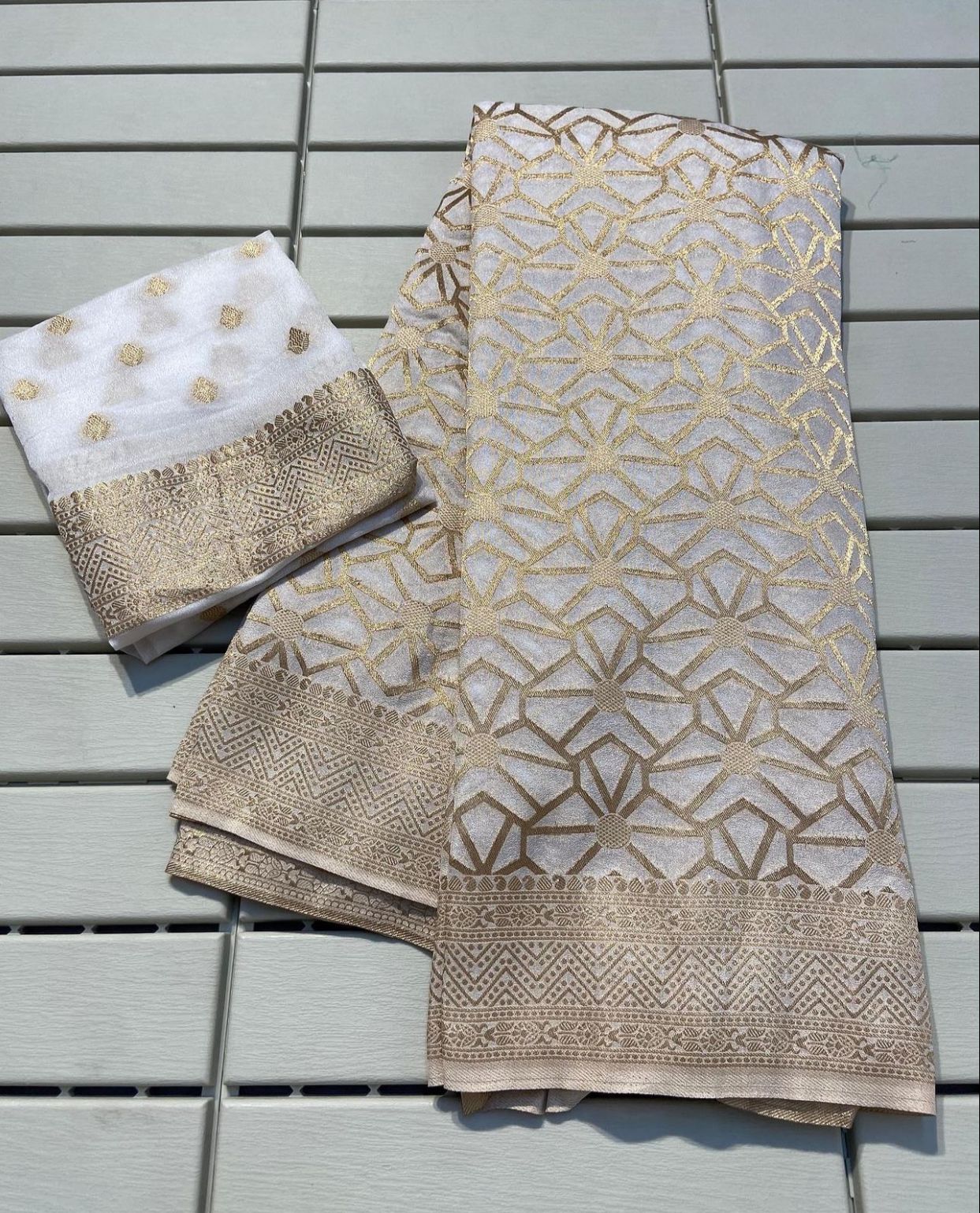 Pure banarasi khadi silk saree - Eshana Collections