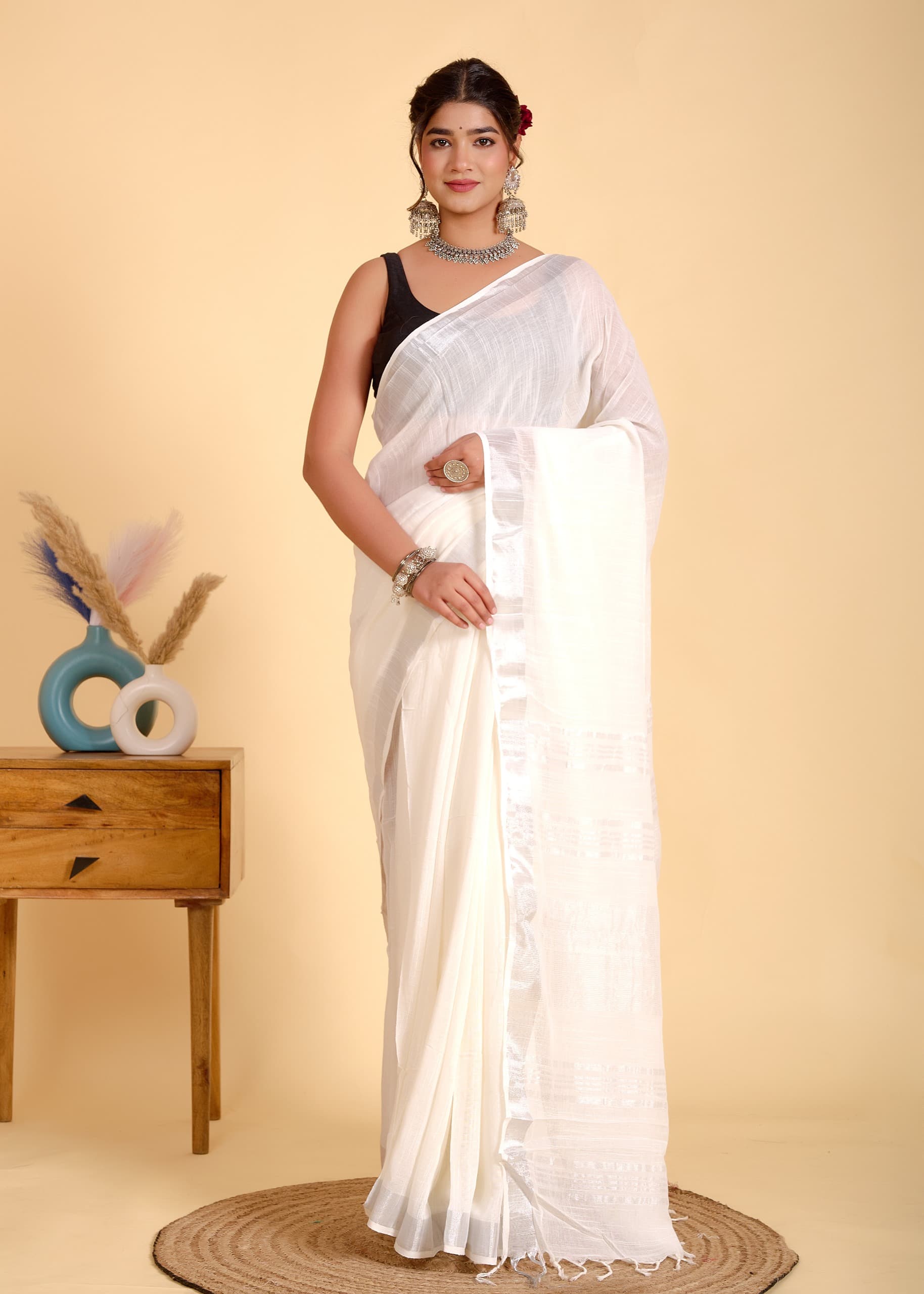 Plain linen sarees - Eshana Collections