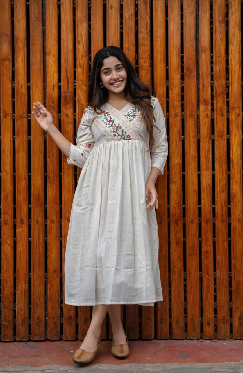 Off- White anarkali kurti - Eshana Collections