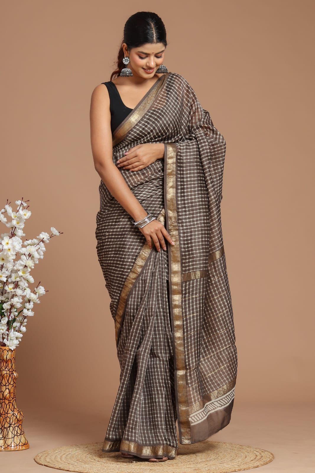 Maheshwari silk saree - Eshana Collections