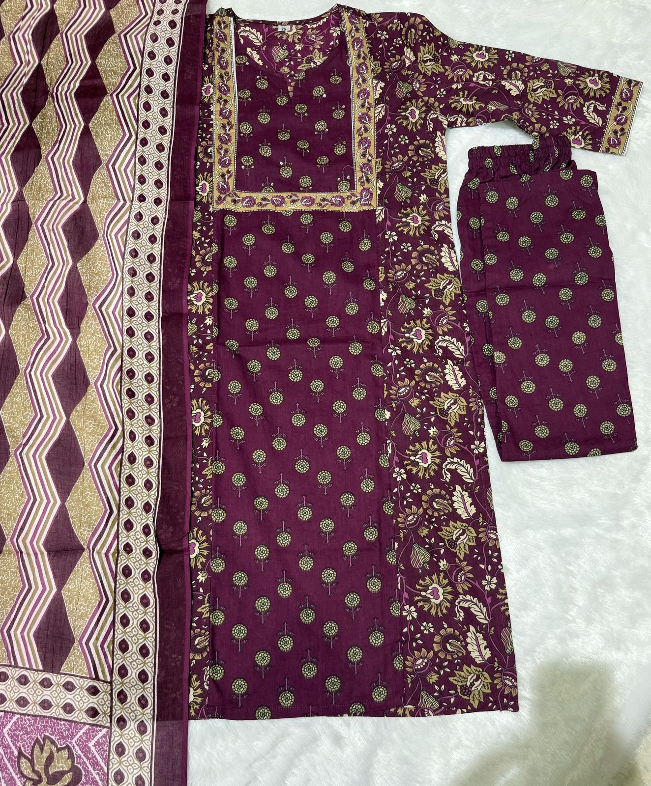 Chudidhar/ salwar set - Eshana Collections